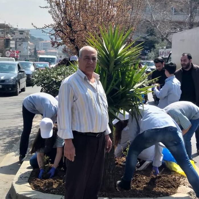 Planting the seedlings of roses in Aley