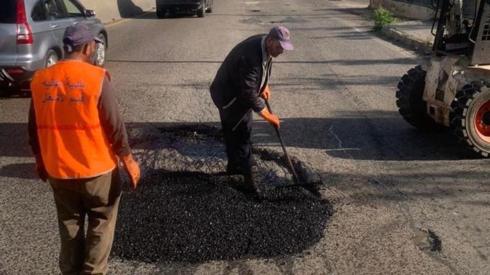 Maintenance of Beirut - Damascus International Road within the scope of the city of Aley, after the Ministry of Works delays in carrying out its duty