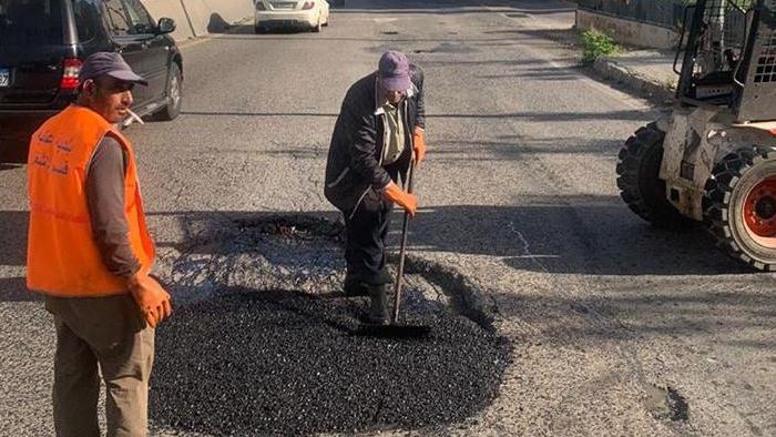 Maintenance of Beirut - Damascus International Road within the scope of the city of Aley, after the Ministry of Works delays in carrying out its duty